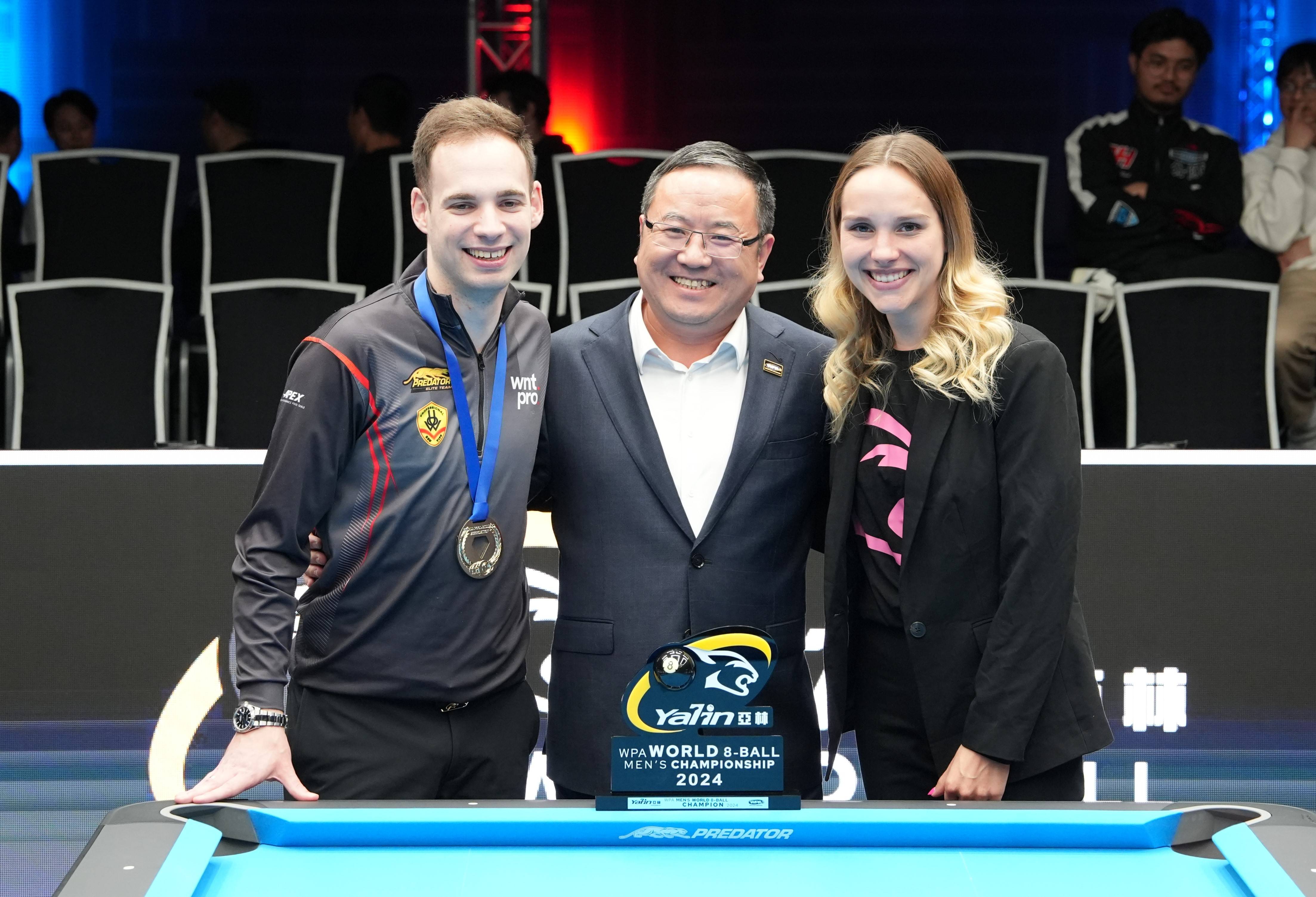 新西兰队实力强悍，成功杀入世界杯半决赛