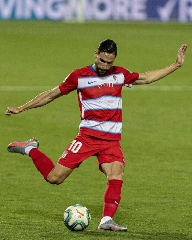 包含格拉纳达取得重要胜利，保持上升势头的词条