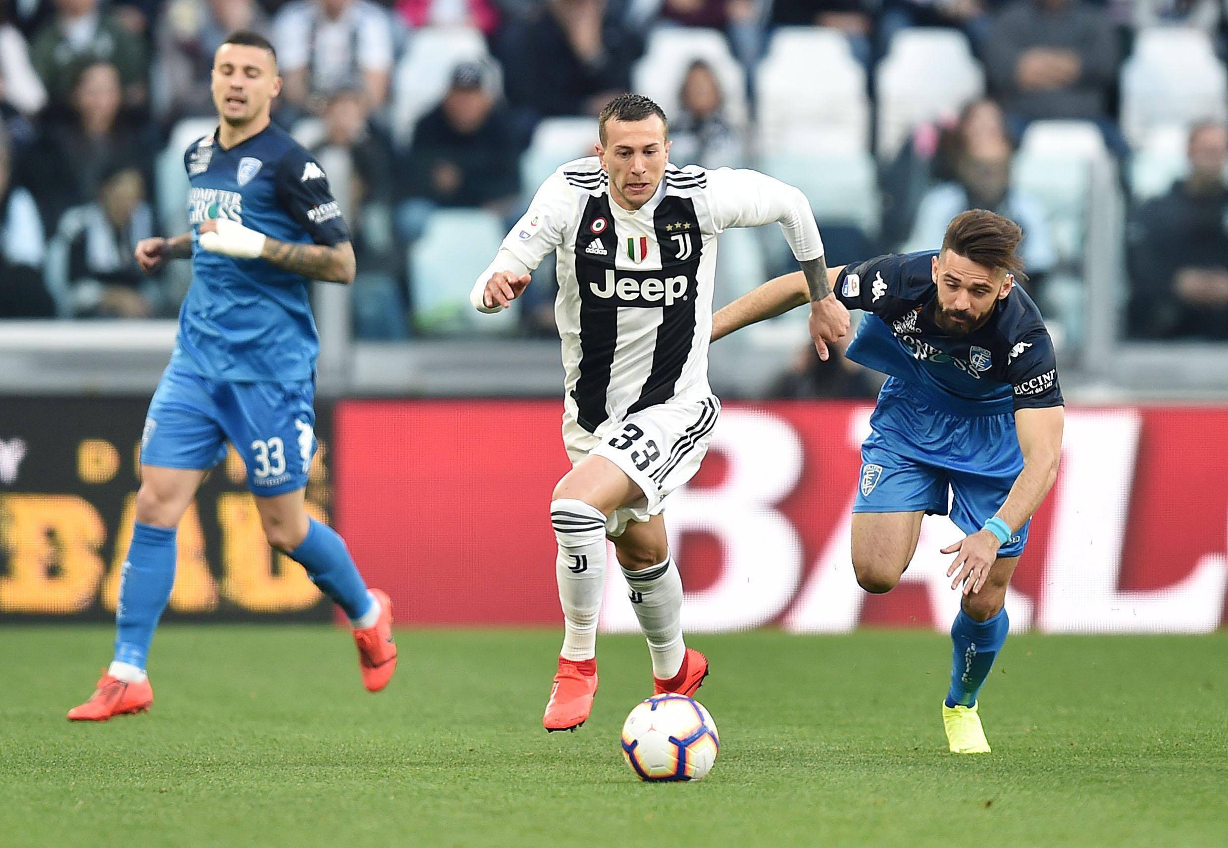 尤文图斯再度获胜,瓦伦西亚遭遇不利 尤文图斯再度获胜,瓦伦西亚遭遇不利