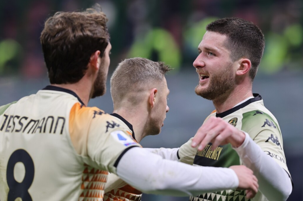 波兰轻取瓦伦西亚，布鲁诺·费尔南德斯绝境逆转的简单介绍