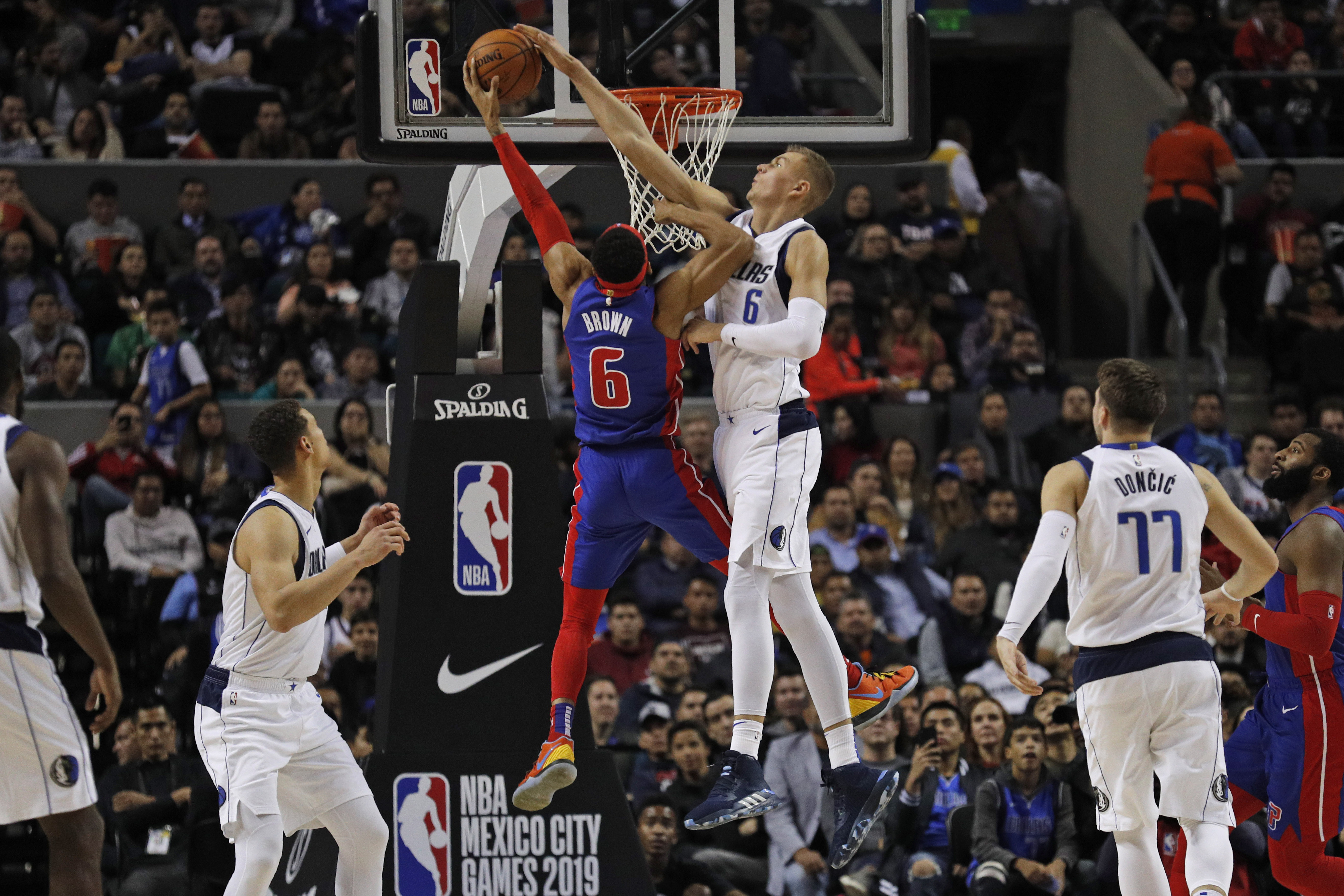 关于日本队力克波兰队,奥恰洛夫状态火热的信息 关于日本队力克波兰队,奥恰洛夫状态火热的信息