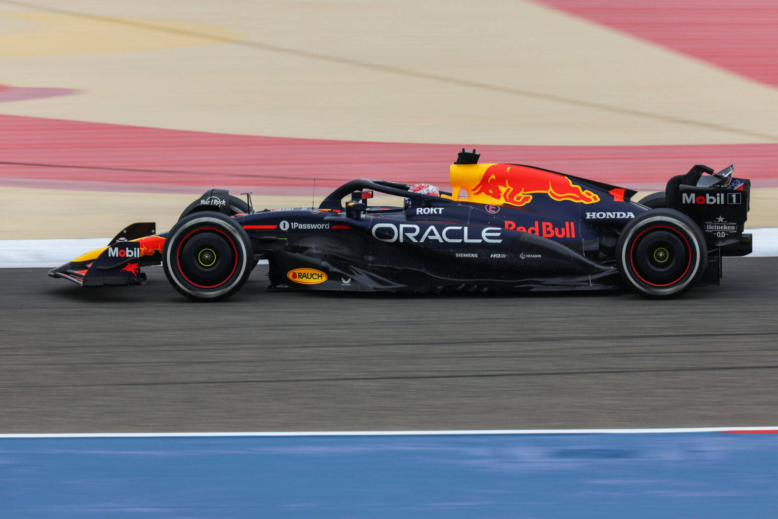 法拉利逆转红牛车队，维斯塔潘状态火热