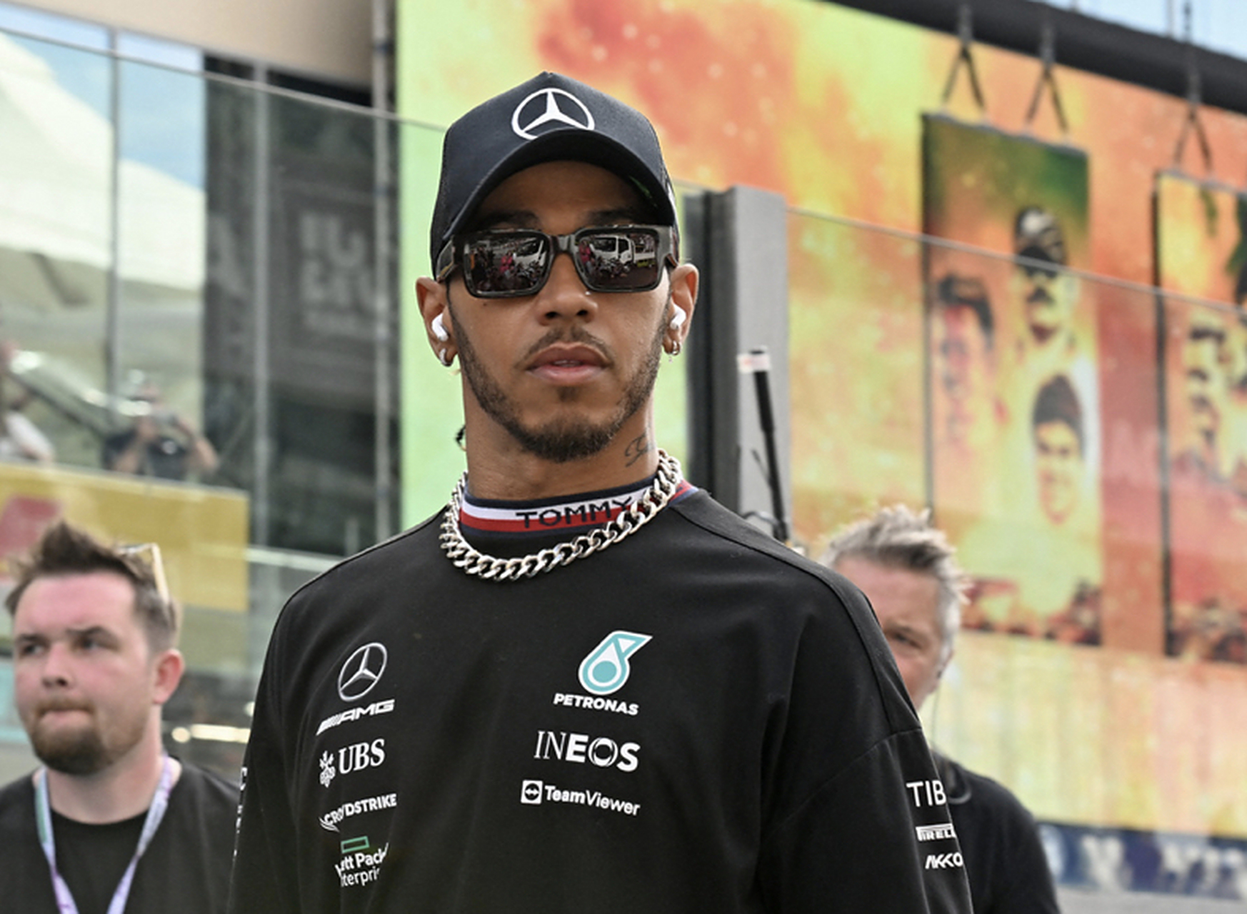 雷诺车队险胜梅赛德斯,汉密尔顿状态火热 雷诺车队险胜梅赛德斯,汉密尔顿状态火热